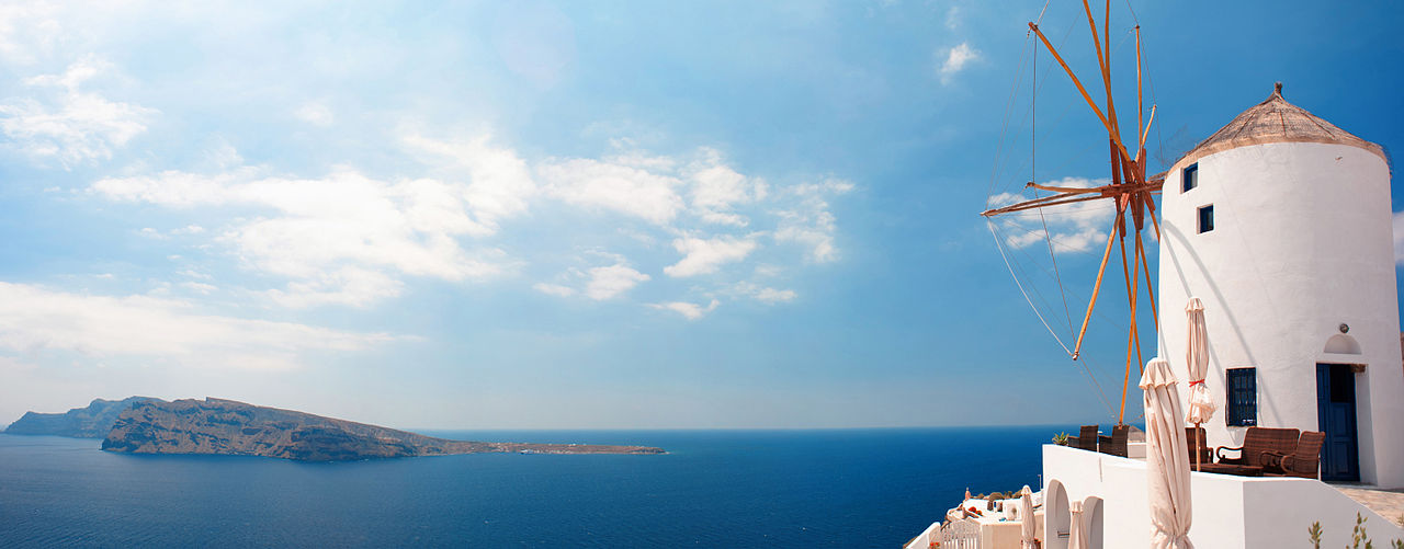 Oian coast waters (panoramic landscape). Santorini island (Thira), Greece.